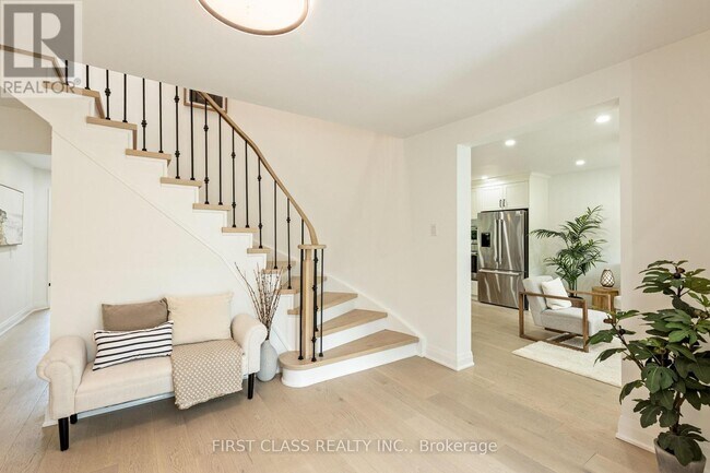 Photo du bâtiment - 679 Village Pkwy