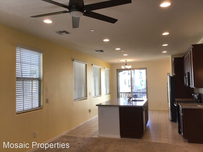 Foto del edificio - 2 br, 2.5 bath House - 2745 S. Balsam Dr.