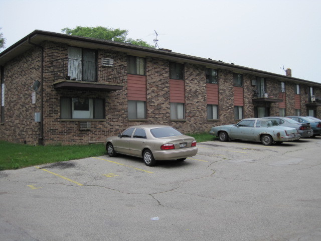 Building Photo - 10500 W Fond du Lac Ave