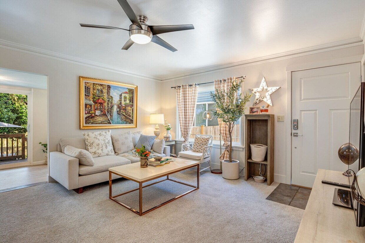 Foto principal - 4508 33rd Ave W