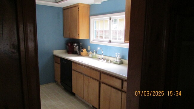 Building Photo - 3680 Forest Ave