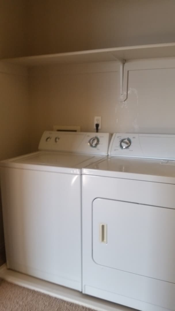 Building Photo - Beautiful town home in South Ogden for rent