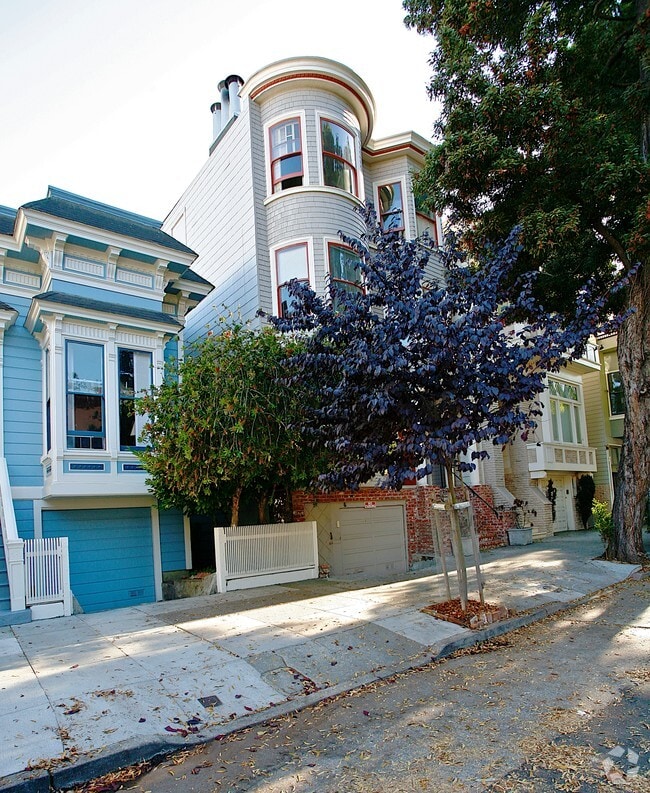 Building Photo - 2829 Clay St