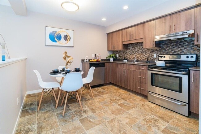 Building Photo - 25 Tim Sale Dr