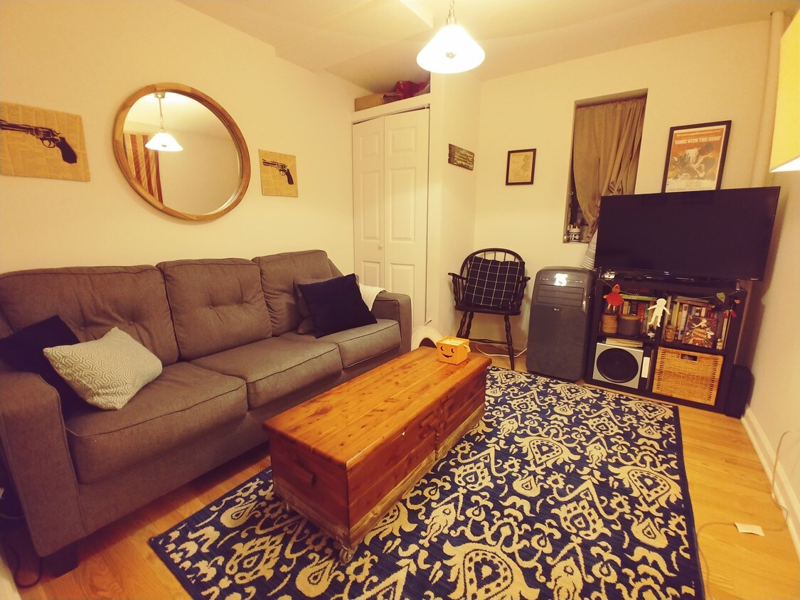 Primary Photo - 299 Adelphi St