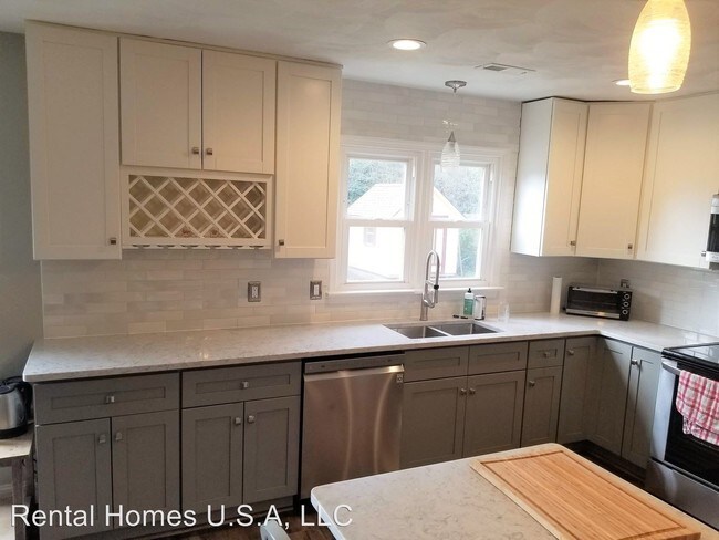 Building Photo - 4 br, 2 bath House - 7305 Newport Ave.