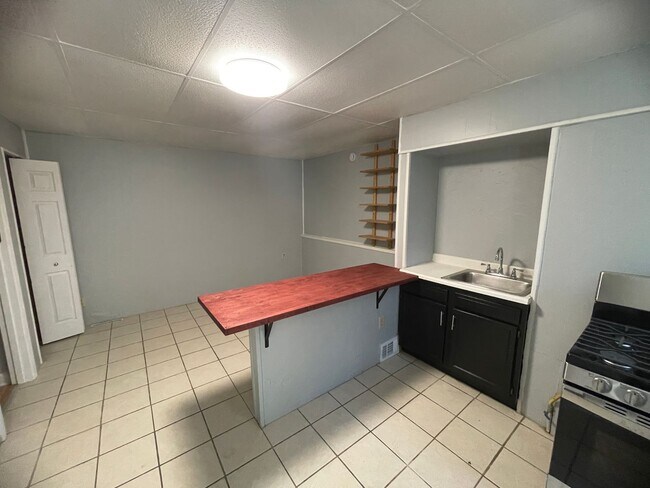 Foto del edificio - Updated 2 bedroom house for rent in the South Side !