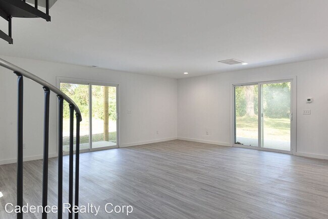 Building Photo - 6313 1/2 Wrightsville Ave
