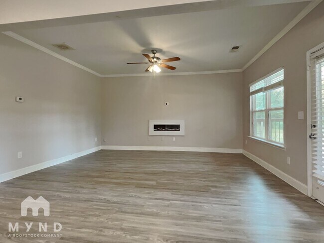 Building Photo - 2307 Shady Dr