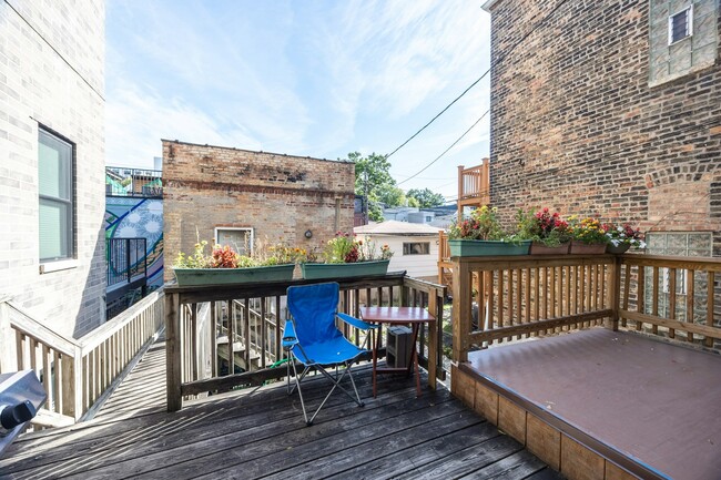 Photo - 1723 N Wood St House