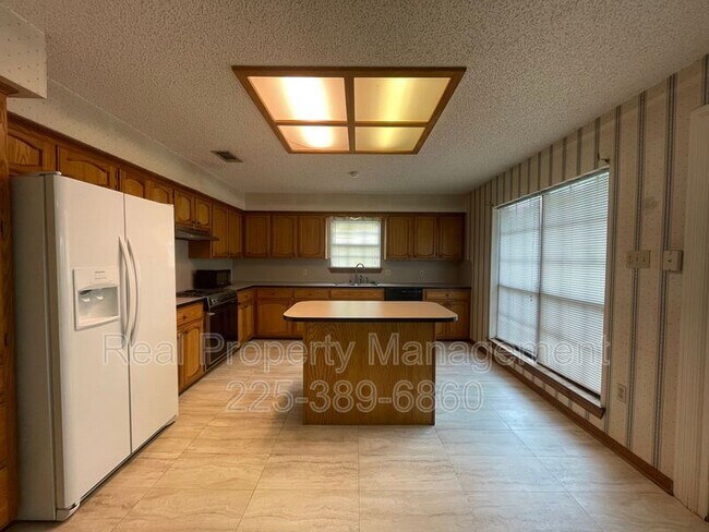 Foto del edificio - 9766 Kinglet Dr
