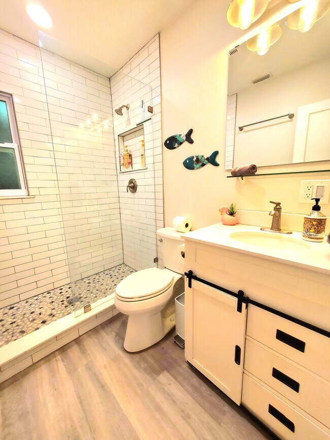 Foto del edificio - 3612 Burlington Ave N