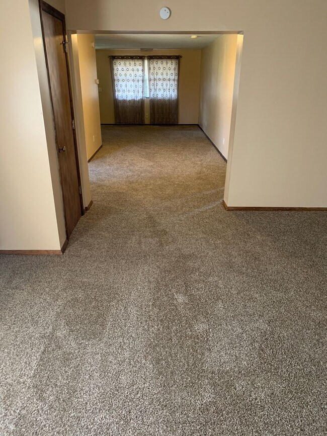 Foto del edificio - Three Bedroom One and a Half Bath Ranch Home in Delhi