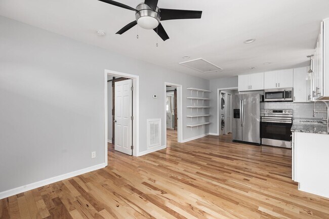 Foto del edificio - Cute 2 Bedroom Home in Buena Vista - 5 min...