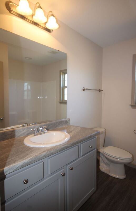 Foto del edificio - 120 Sleepy River Rd