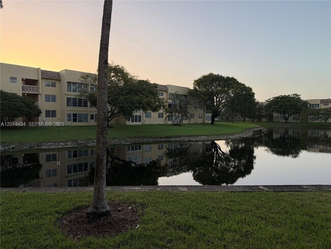 Foto del edificio - 5890 NW 64th Ave