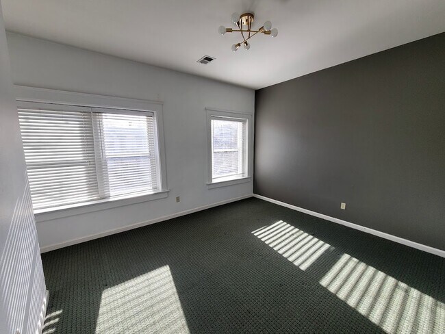 Foto del edificio - 2441 Stout St