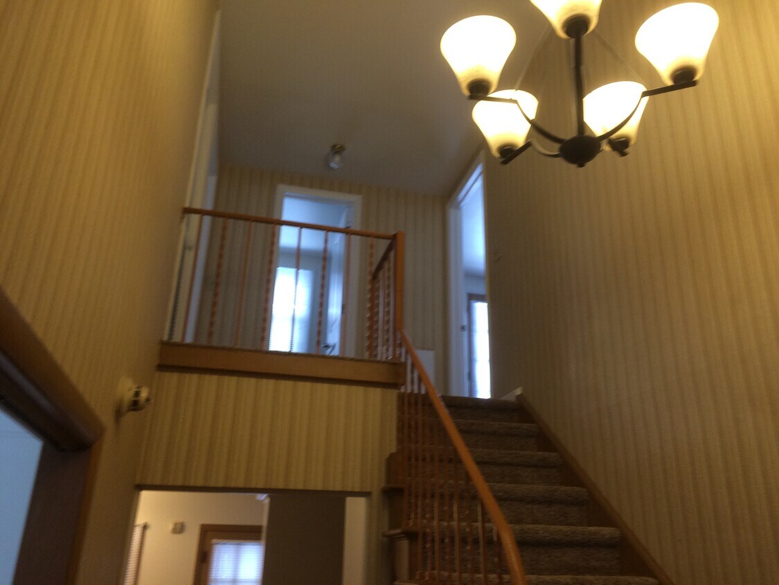 884 Byron St, Plymouth, MI 48170 Townhome Rentals in Plymouth MI