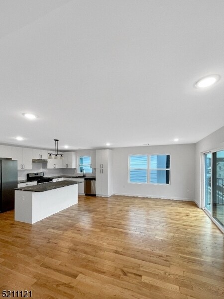 Building Photo - 708 Seaport Dr.
