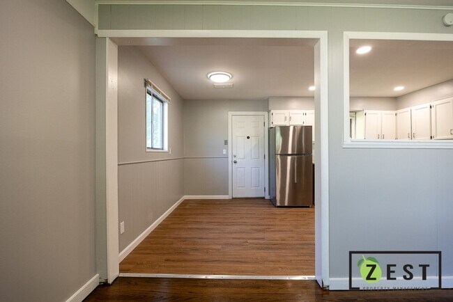 Foto del edificio - 3BDRM Warren Home!