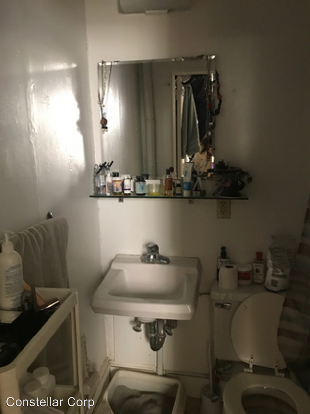 Building Photo - Studio, 1 bath Apartment - 3931 Pine St.