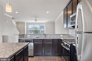 Building Photo - 105 Poinsettia Wy