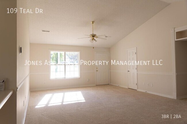 Building Photo - 109 Teal Dr