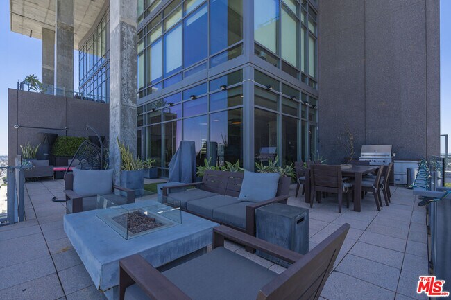 Foto del edificio - 1100 S Hope St