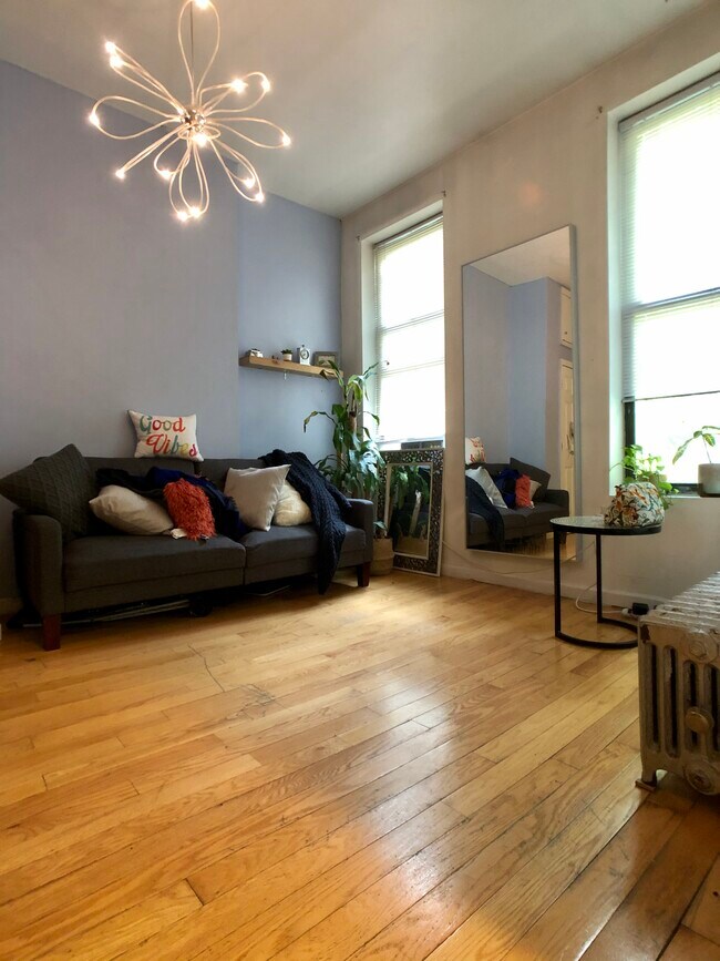 Foto del edificio - 116 E 117th St