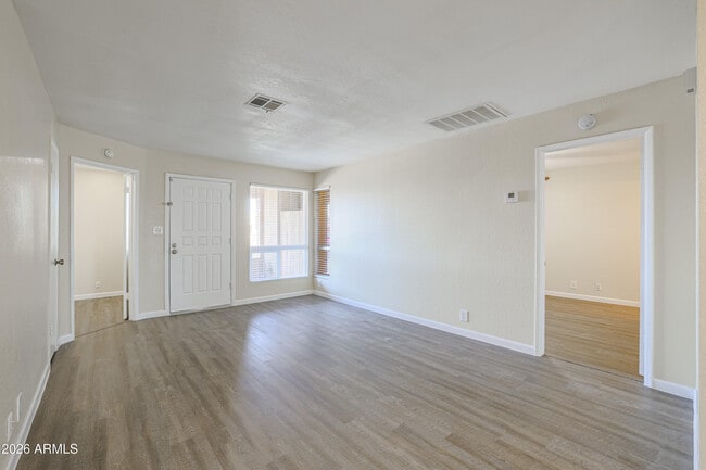 Building Photo - 501 W Hononegh Dr