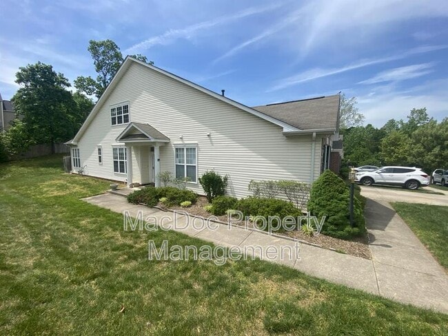 Foto del edificio - 1012 Maureen Dr