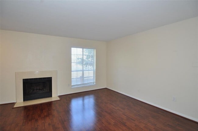 Building Photo - 2626 Holly Hall St