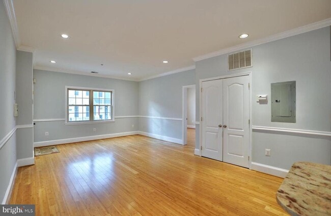 Building Photo - 1630 Rosedale St NE