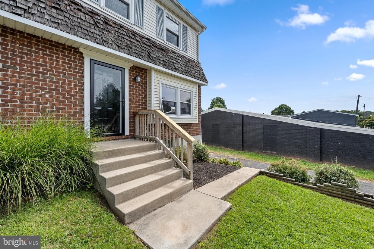 561 School Ln, Spring City, PA 19475 House Rental in Spring City, PA