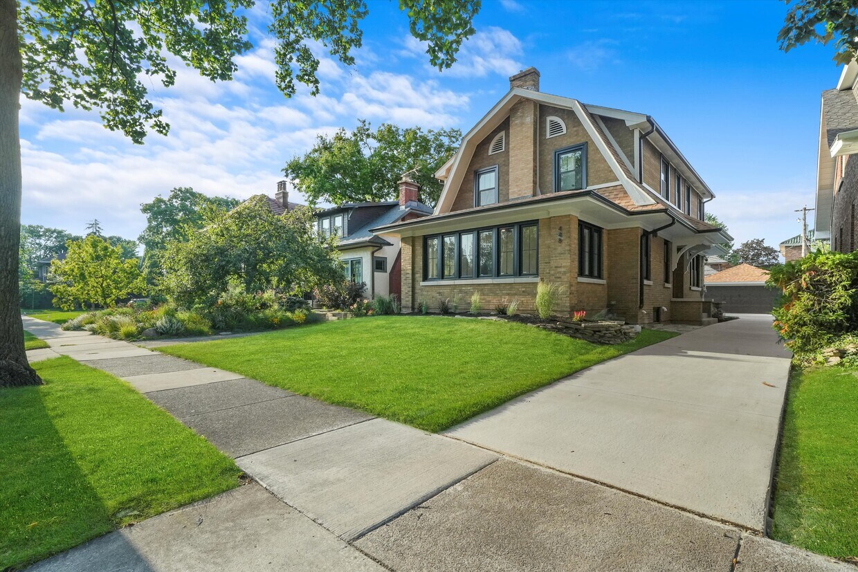 Foto principal - 448 Berkshire St