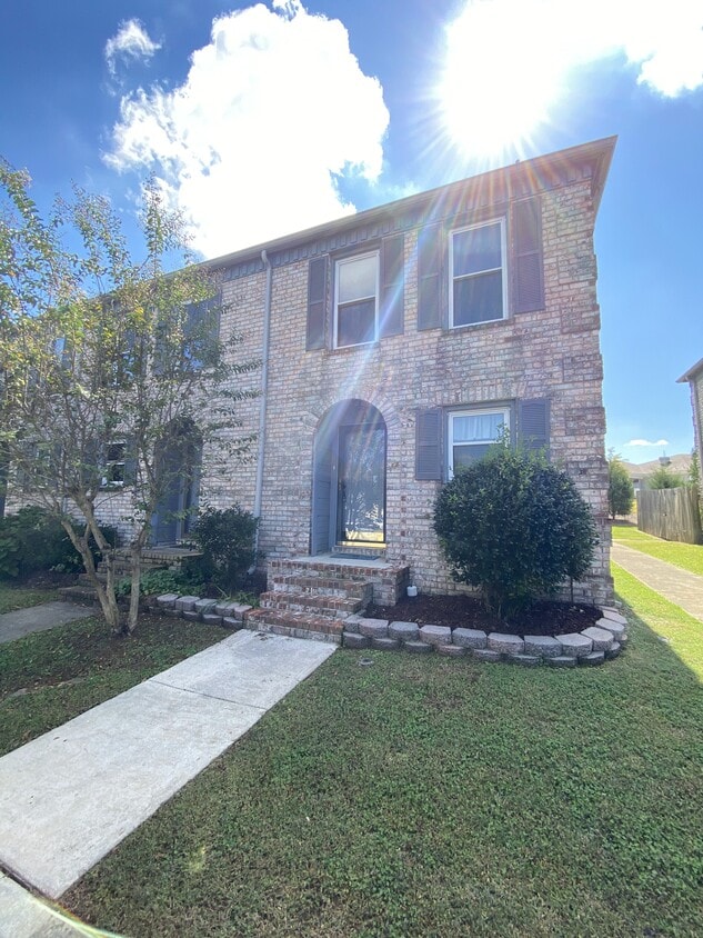 220 Marinawoods Dr SE Unit A, Huntsville, AL 35803 Condo for Rent in