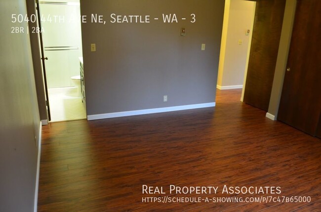 Building Photo - Laurelhurst Two Bedroom