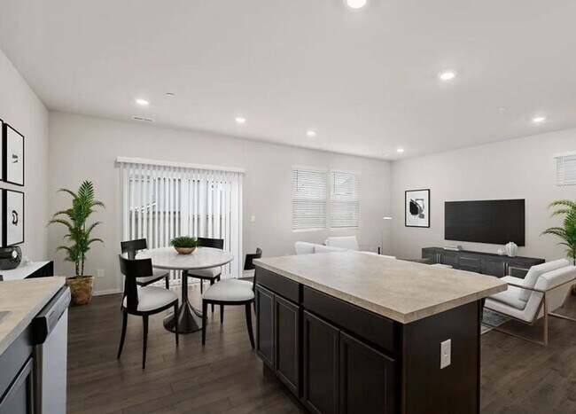 Building Photo - Fabulous 4-bedroom home in desirable Lipoma Firs Community of Puyallup!!