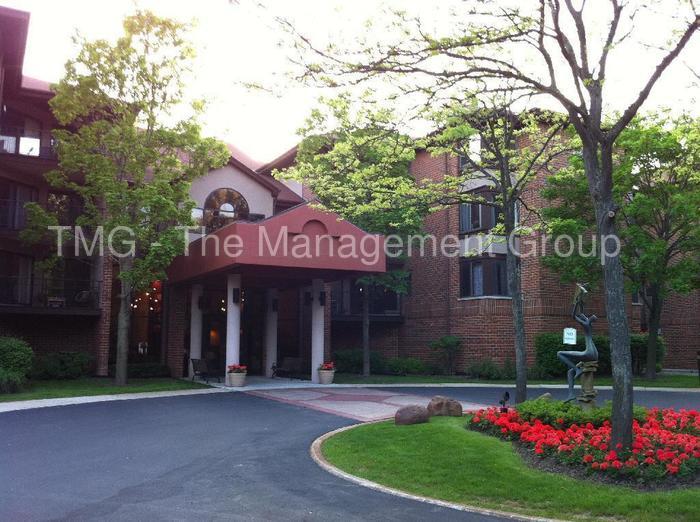 Primary Photo - 1600 W Green Tree Rd