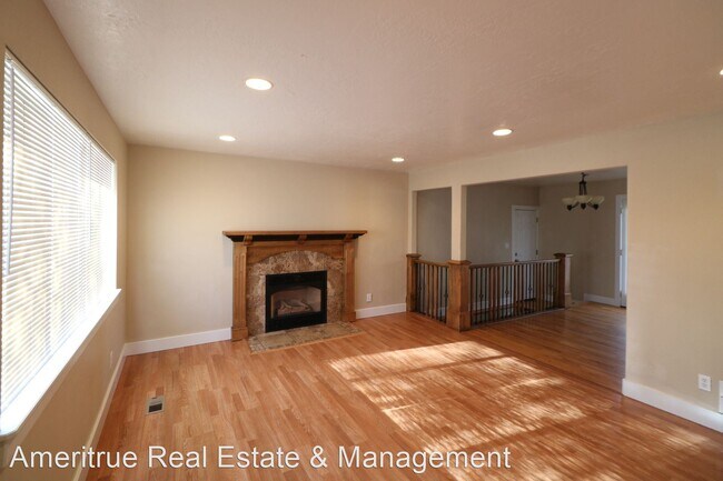 Building Photo - 5 br, 2 bath House - 705 Cherry Hill Dr.