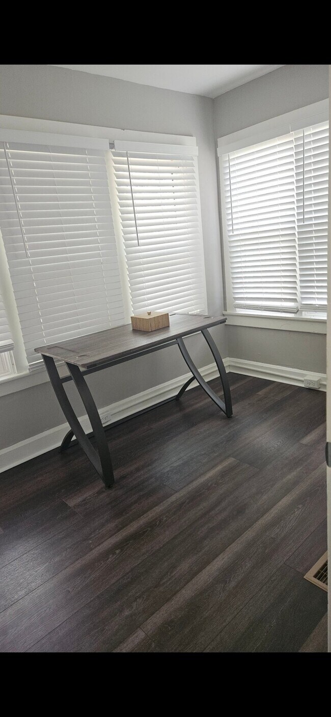 Foto del edificio - 960 S Ohio Ave