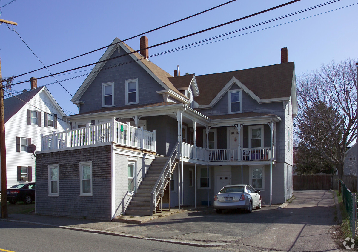 Primary Photo - 539 Bay St