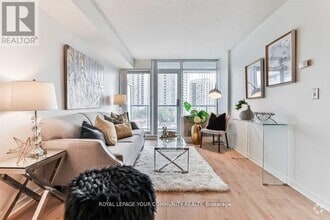 Building Photo - 5500-5500 Yonge St