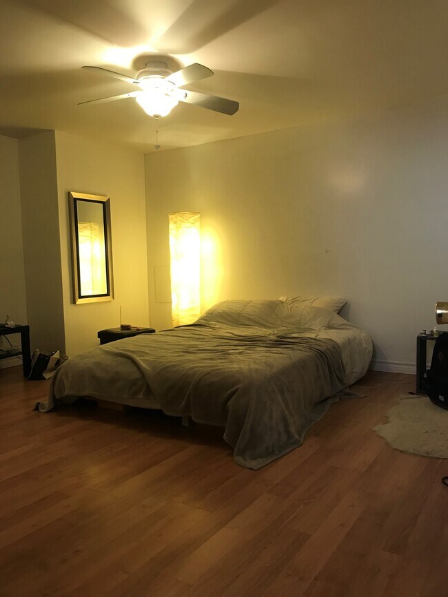 Photo du bâtiment - 357-357 Rue Wilbrod St