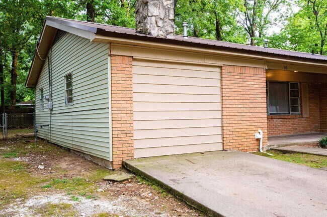 Foto del edificio - 35 Southern Oaks Dr