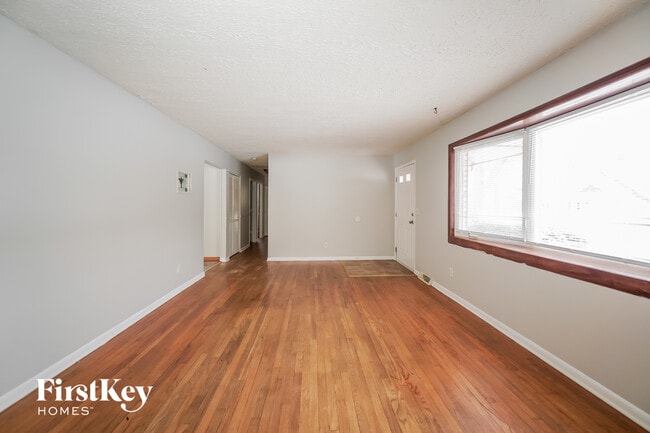 Building Photo - 130 Buisdale Dr