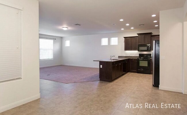 Foto del edificio - 3281 E Sheffield Rd