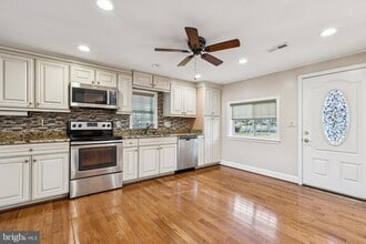 Building Photo - 7714 Arlen St