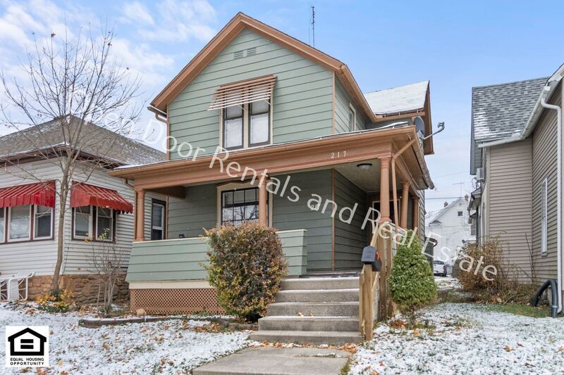 217 S Walsh St, Garrett, IN 46738 House Rental in Garrett, IN