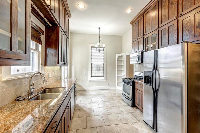 Foto del edificio - 306 Dennis St